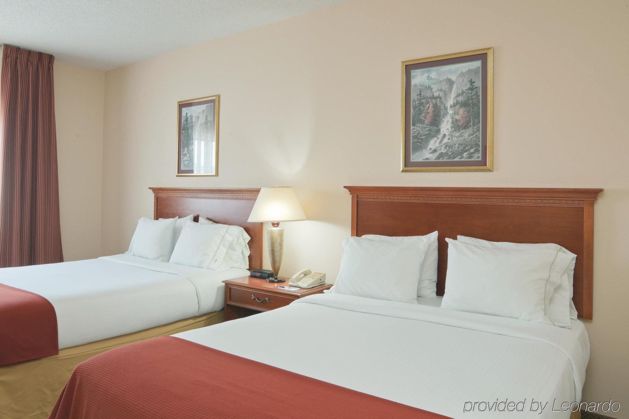 Baymont By Wyndham Portage Hotel Phòng bức ảnh