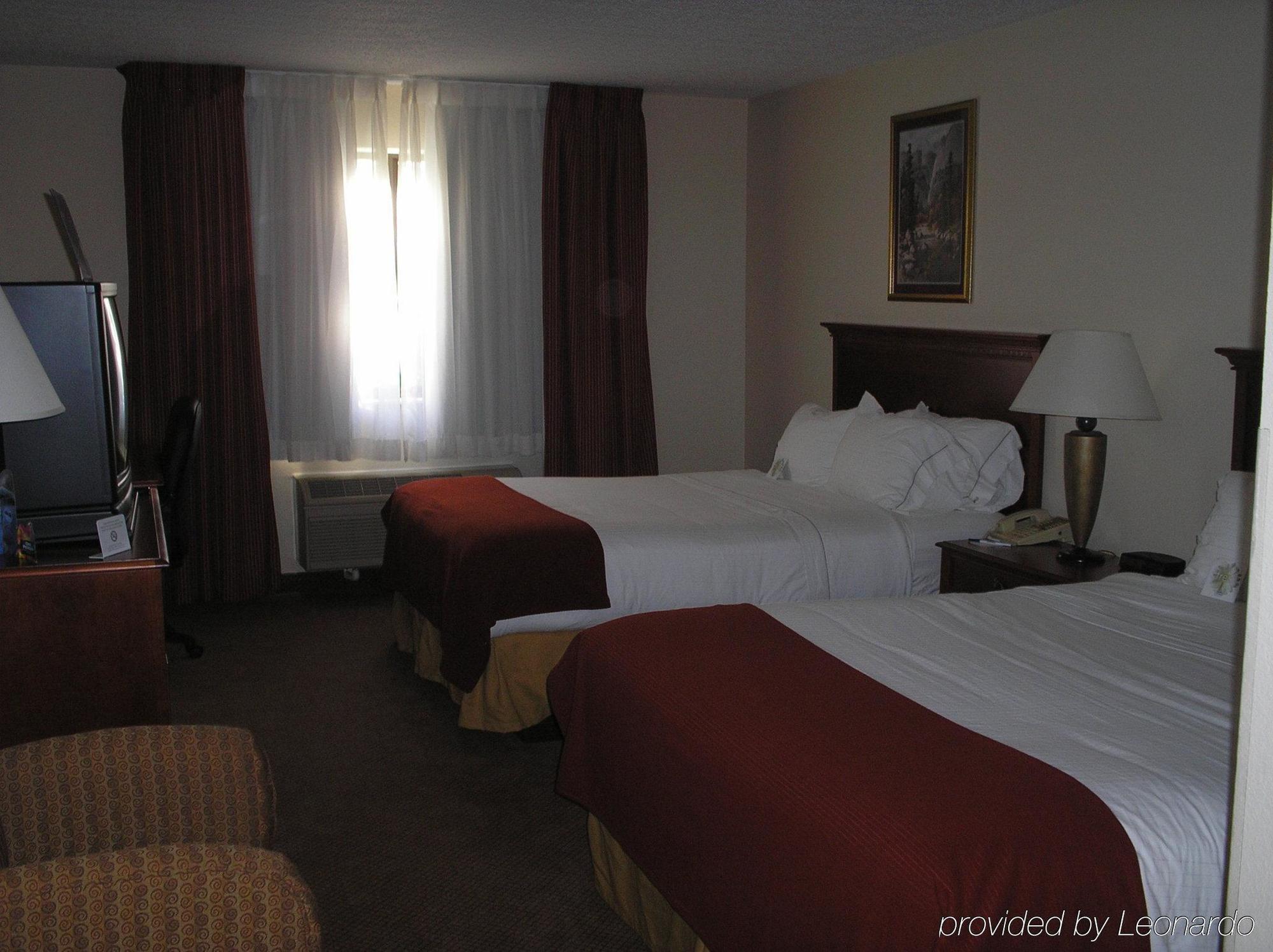 Baymont By Wyndham Portage Hotel Phòng bức ảnh