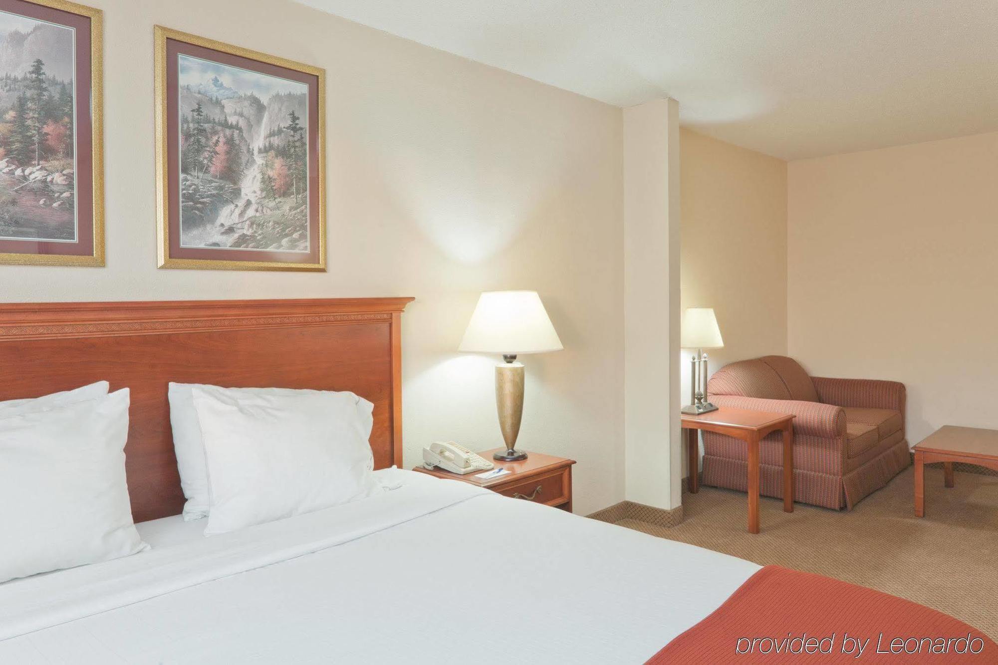 Baymont By Wyndham Portage Hotel Phòng bức ảnh
