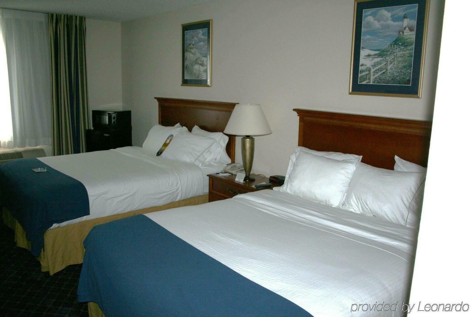 Baymont By Wyndham Portage Hotel Phòng bức ảnh